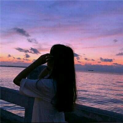 淡淡忧伤唯美女生微信背影头像🌙温柔破碎感女生头像