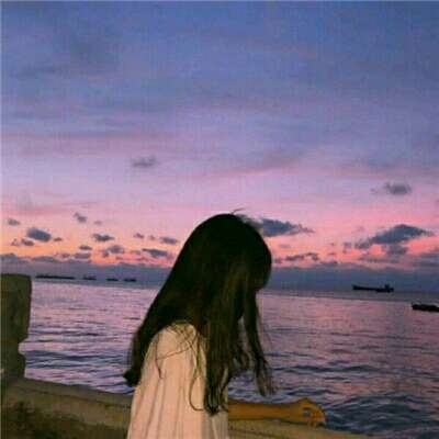 淡淡忧伤唯美女生微信背影头像🌙温柔破碎感女生头像