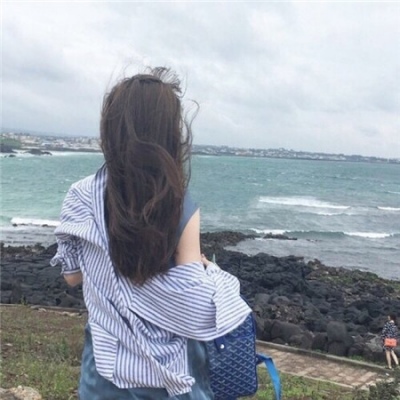 淡淡忧伤唯美女生微信背影头像🌙温柔破碎感女生头像