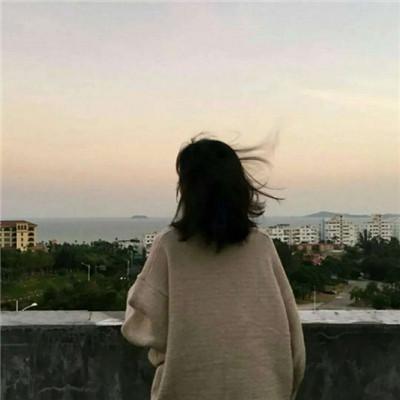 2025微信女生唯美伤感背影头像🌧️用数字眼泪写成的诗篇