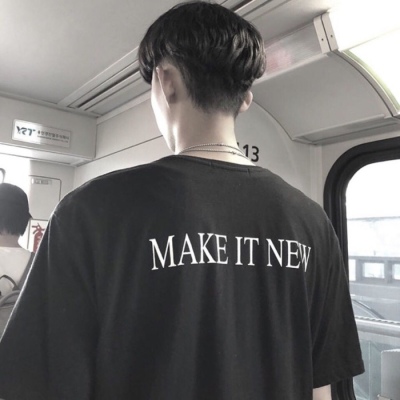 2025男生伤感霸气背影头像🌫️把眼泪炼成盔甲的蜕变美学