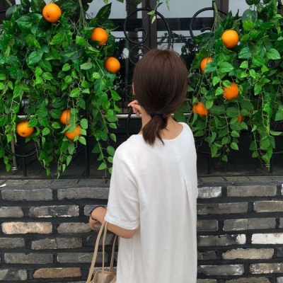 2025女生可爱清新背影头像🍬把春天别在蝴蝶结上的温柔