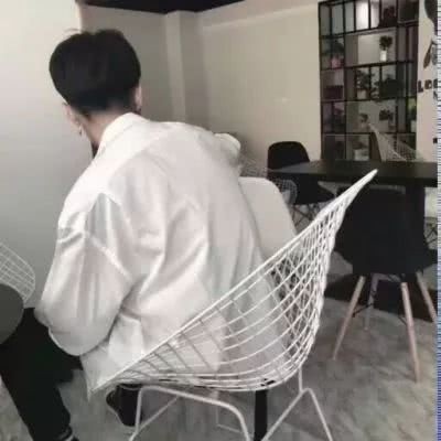 2025男生伤感孤单背影头像精选🌌在人群中保持孤独的勇气