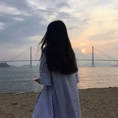 女生唯美漂亮伤感背影头像🌧️把眼泪化作星辰的温柔
