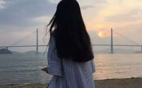 2025最新女生唯美意境背影头像🌌虚拟与现实交织的诗篇