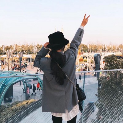 2025最新女生唯美意境背影头像🌌虚拟与现实交织的诗篇