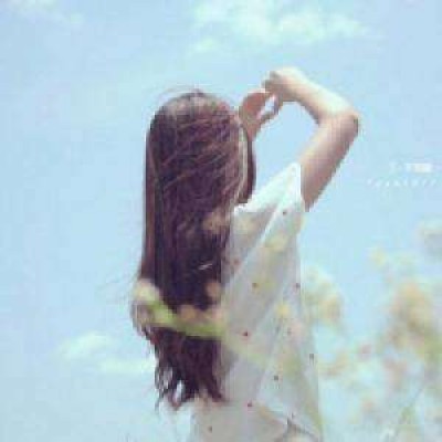 2025最新女生唯美意境背影头像🌌虚拟与现实交织的诗篇