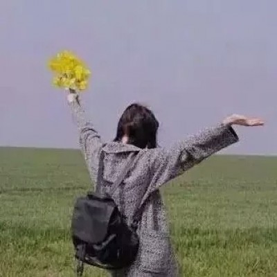 2025最新女生唯美意境背影头像🌌虚拟与现实交织的诗篇