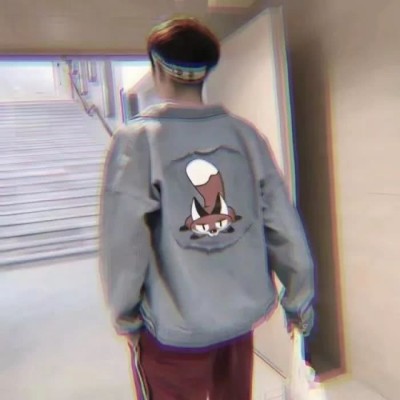 微信男生伤感颓废背影头像🌫️用烟雾藏起所有眼泪
