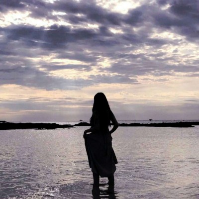 2025女生唯美高清背影头像🌌每一根发丝都在发光