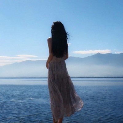 2025女生唯美高清背影头像🌌每一根发丝都在发光