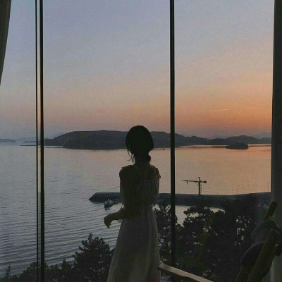 2025女生唯美高清背影头像🌌每一根发丝都在发光