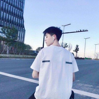 2025男生孤独帅气背影头像🌌一个人也能很强大的美学