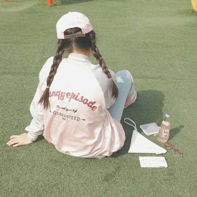 QQ女生唯美伤感背影头像🌧️心碎收藏馆女生伤感头像