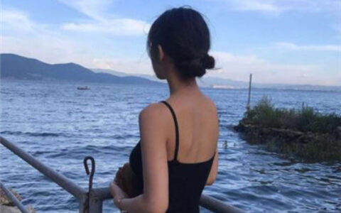 女生长发海边唯美背影头像🌊霸气社交宣言系列头像