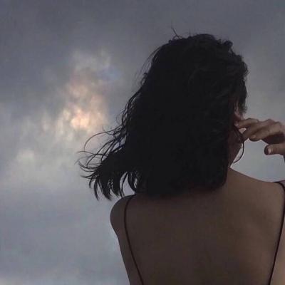 抖音女生清晰伤感背影头像📸爆款心碎系列