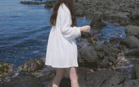 抖音女生伤感背影头像🌧️把眼泪藏在镜头后面