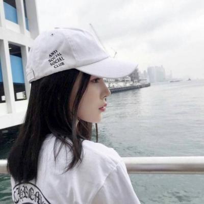 好看吉利女生海边微信头像🌊爱情防腐剂