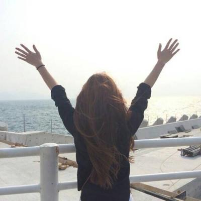 好看吉利女生海边微信头像🌊爱情防腐剂