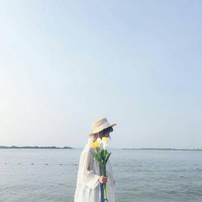 好看吉利女生海边微信头像🌊爱情防腐剂