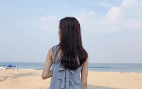 小清新女生海边孤单背影头像🌊一个人看海系列头像