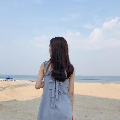小清新女生海边孤单背影头像🌊一个人看海系列头像