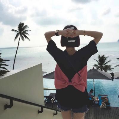 小清新女生海边孤单背影头像🌊一个人看海系列头像