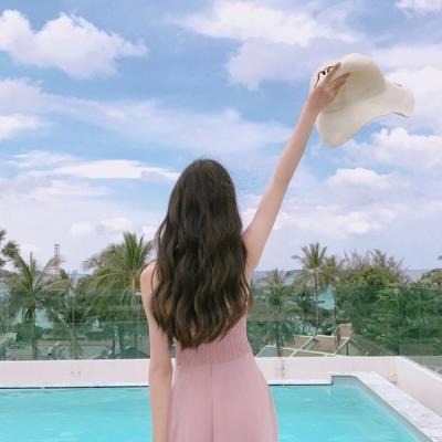 小清新女生海边孤单背影头像🌊一个人看海系列头像