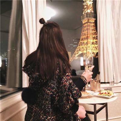 青春时尚微信女生背影头像✨潮流穿搭风元气少女街拍精选