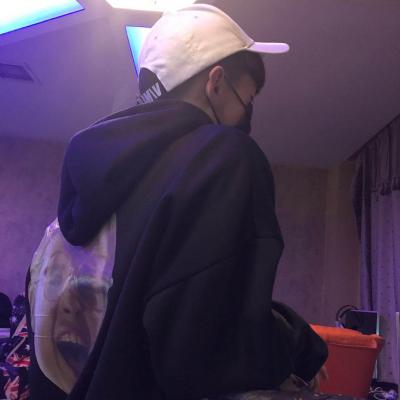 热门伤感帅气男生背影头像🌧️用背影诉说所有故事