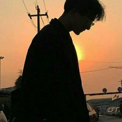 微信深沉男人背影头像🌌生疏孤独系✨故事感大叔意境精选