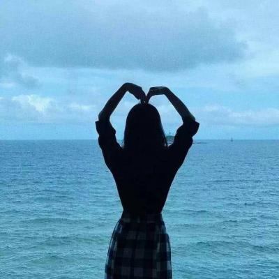 心痛伤感女生冷淡背影头像💔感情刽子手系列