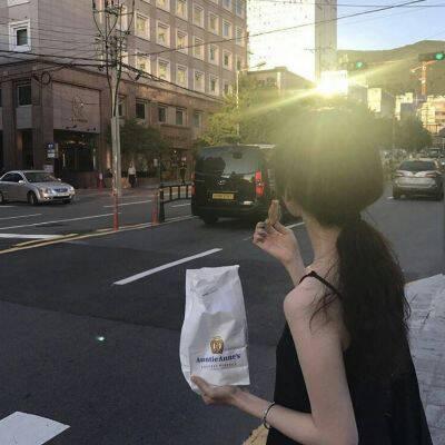 心痛伤感女生冷淡背影头像💔感情刽子手系列