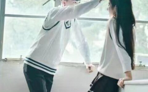情侣背影合照两张✨不离不弃誓言