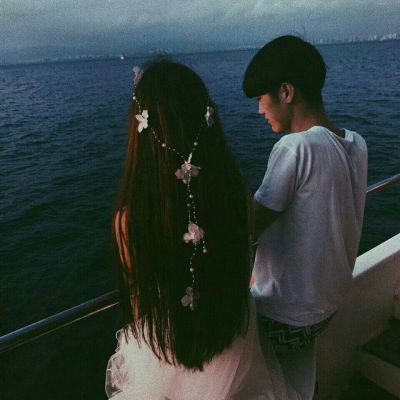 情侣背影合照两张✨不离不弃誓言