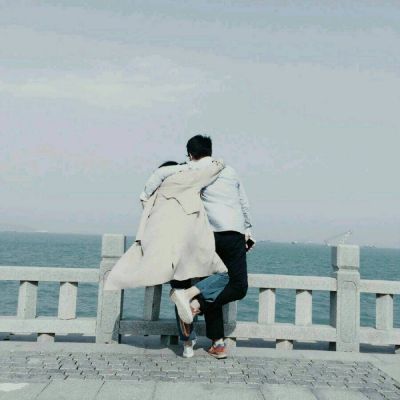 情侣背影合照两张✨不离不弃誓言