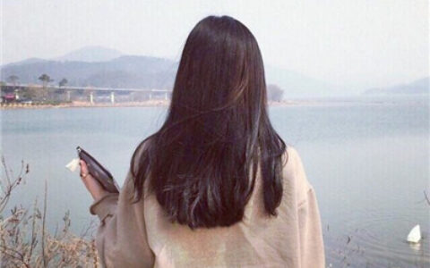 QQ美女伤感背影头像✨唯美破碎感✨心事藏在背影里