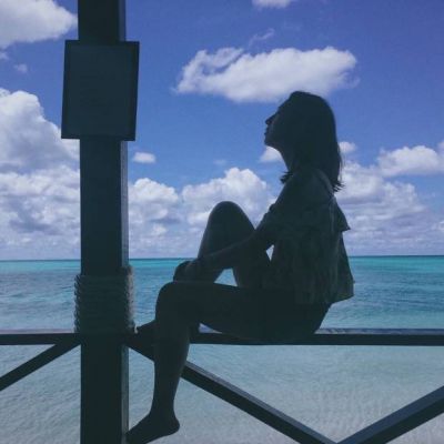 长发电波女生唯美头像⏳爱得太早难终老定律