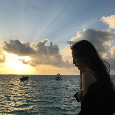 长发电波女生唯美头像⏳爱得太早难终老定律