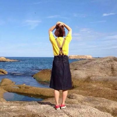 海边唯美女生QQ背影头像🌊怠慢即是不在意的答案