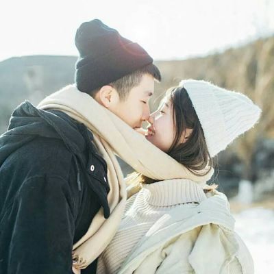 高清情侣牵手背影头像🕊️三年温暖三秒冰凉的松手
