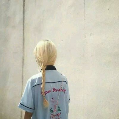 非主流女生背影头像💘世上无人能比的宠爱
