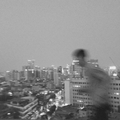黑白男生堕落背影头像🍂无酒无故事无你的三重荒芜