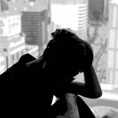 黑白男生堕落背影头像🍂无酒无故事无你的三重荒芜