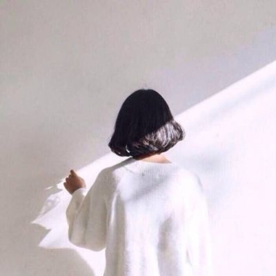 小清新女生背影头像📞人生如电话的聚散哲学