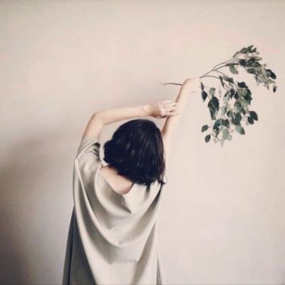 小清新女生背影头像📞人生如电话的聚散哲学