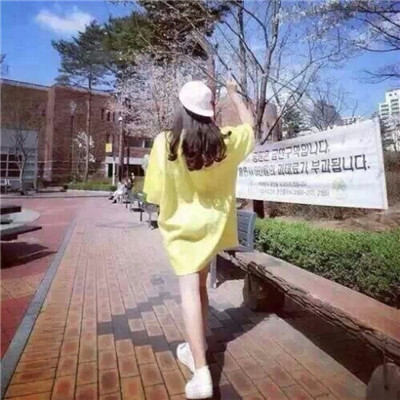 戴帽长发电波女生头像🎩慢慢变老的浪漫约定