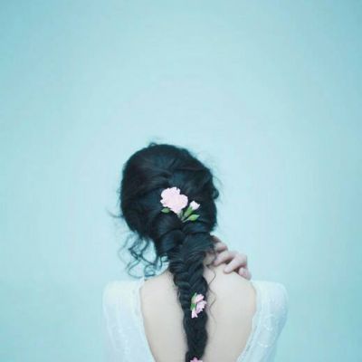 女生伤感背影头像🌧️假装坚强却渴望被读懂的矛盾