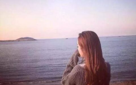 女生长发背影唯美头像🌙愿你听见我名字时眉眼带笑