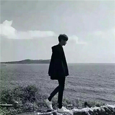 QQ男生伤感背影头像📞聊天≠喜欢清醒指南